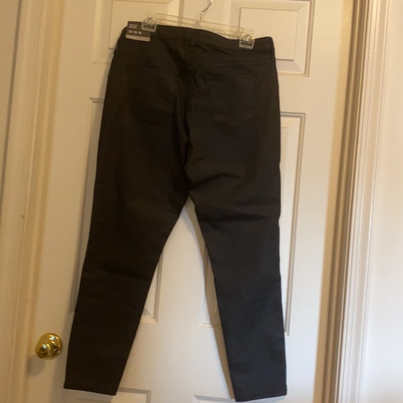 Jeans - Picture 2 of 5